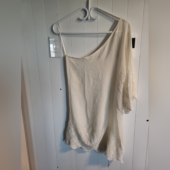 Beach Cover - Picture 2 of 4